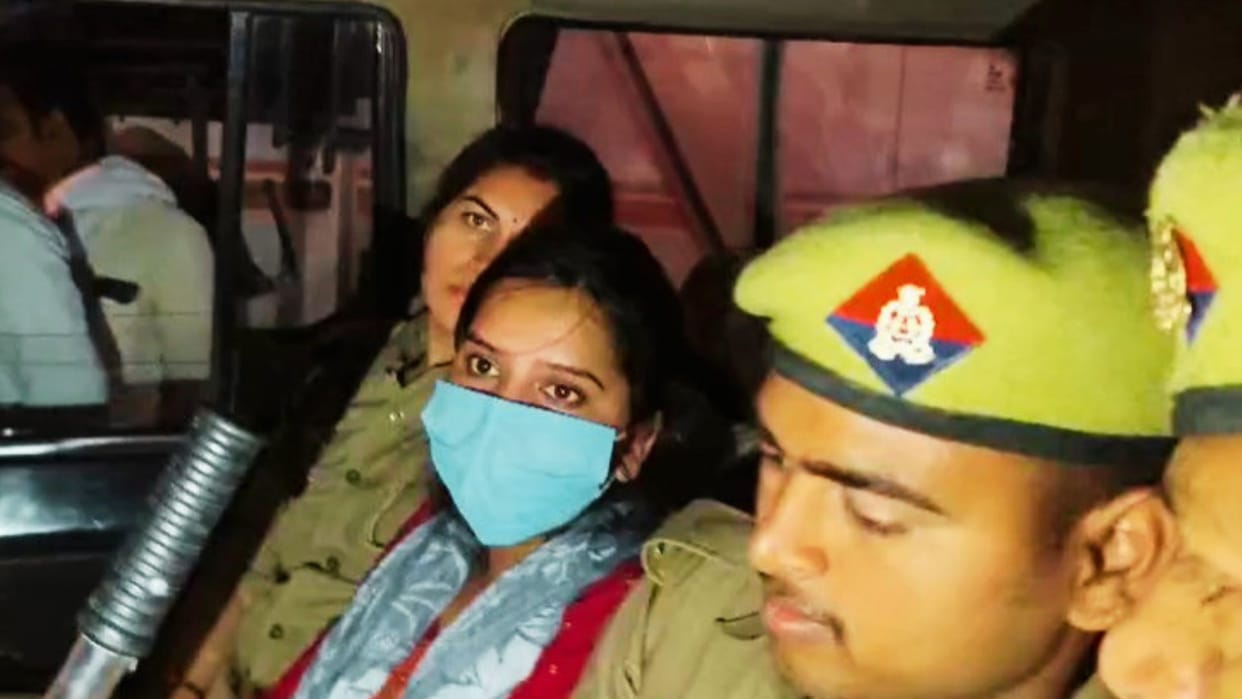 Young Woman Arrives Tilak Ceremony Claims Relationship with Groom for Five Years Halts Ritual