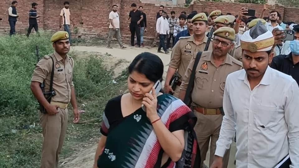 Four Children Murder in ambedkarnagar UP Children Had Not Left House After Returning from School