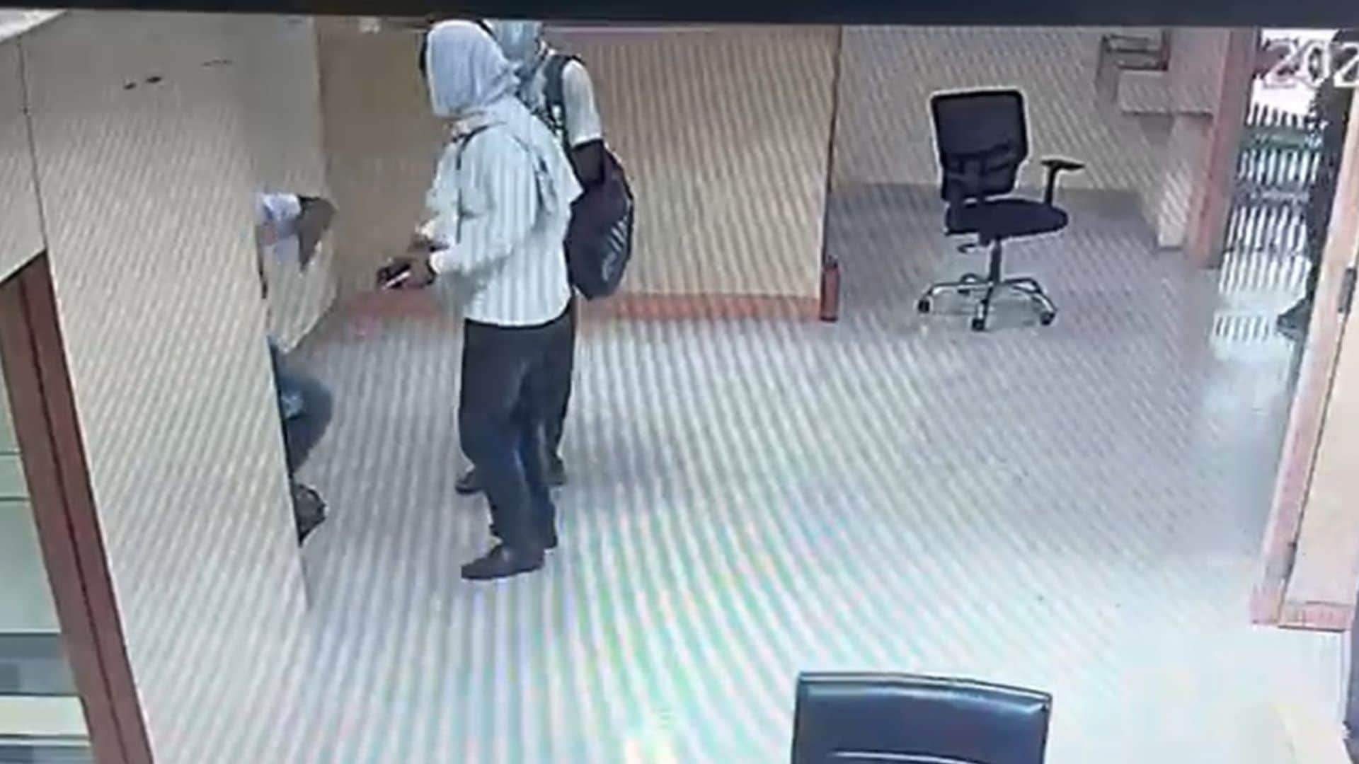 Pistol Held Bank Employee Temple Strong Room Forced Open 4 kg Gold and 42 Lakh Looted Photos
