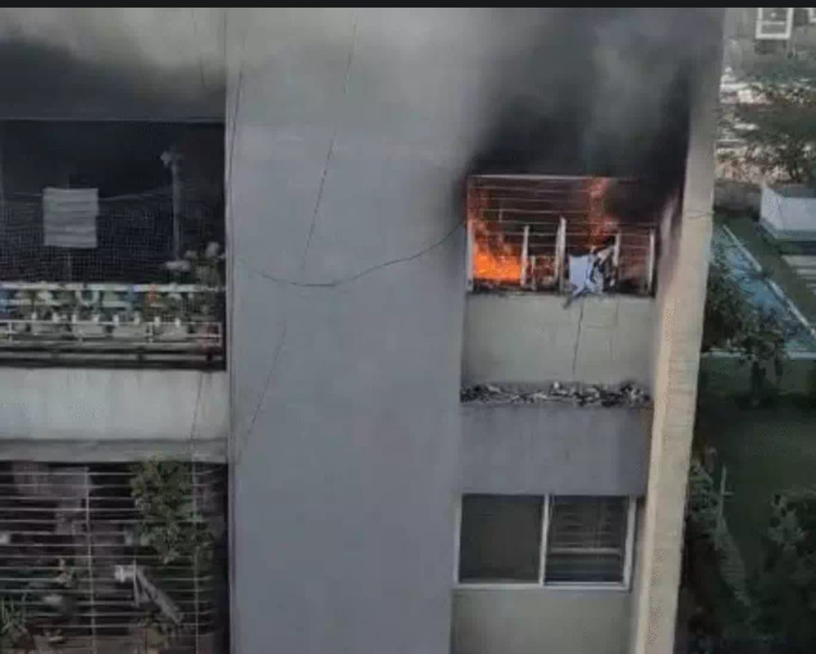 Indore: Fire broke out on the sixth floor of a multi-storey building in Indore; fire brigade brought the fire