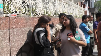 Delhi Vivek Vihar Fire Accident: Infant Found Clinging to Mother Among 9 Dead in Shahdara Blaze