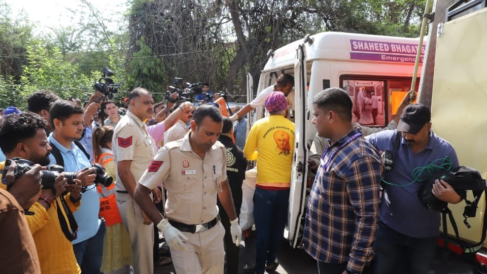 Delhi Vivek Vihar Fire: Child Distress Call Ends After Blast, 9 Killed in Suspected AC Explosion