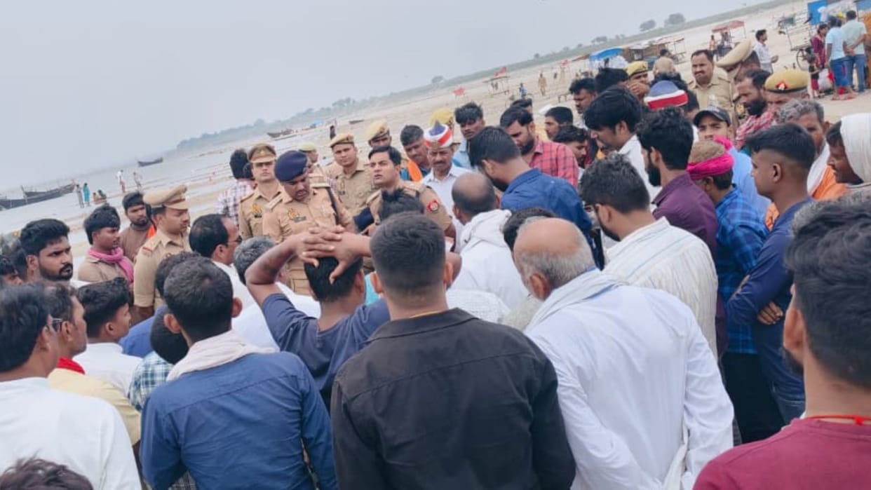 Mundan Ceremony Four People Including Teenage Girl Drown Ganges Two Youths Had Jumped Save