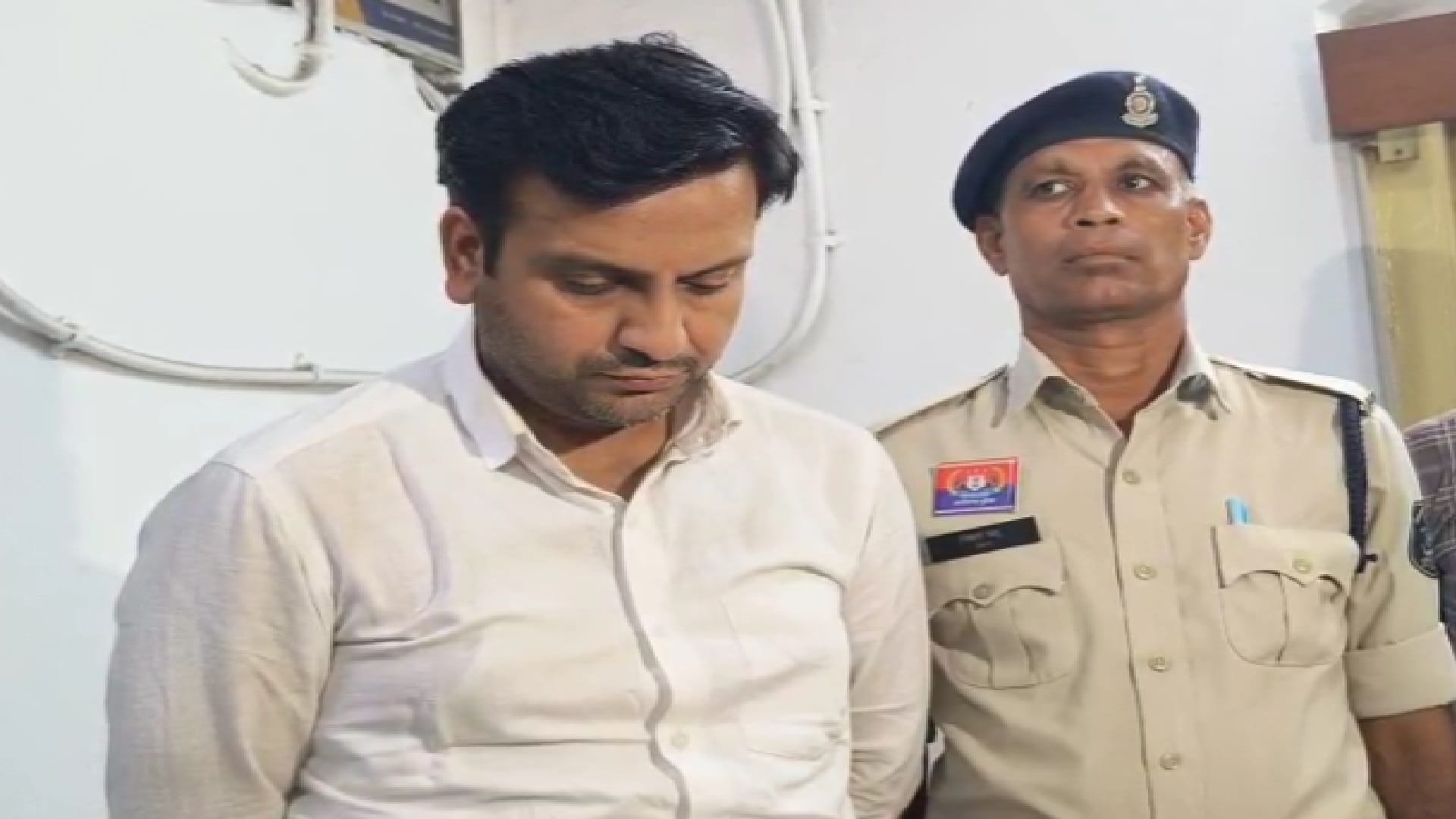 पुलिस के गिरफ्त में आरोपी