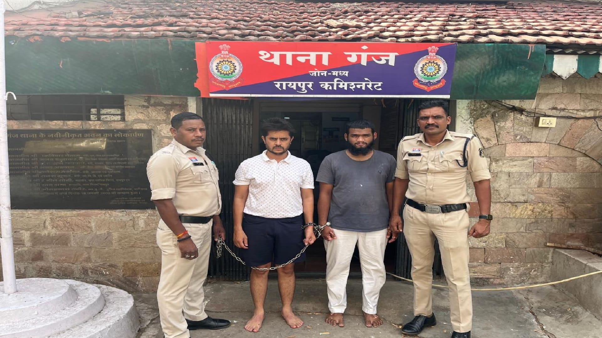 पुलिस के गिरफ्त में आरोपी