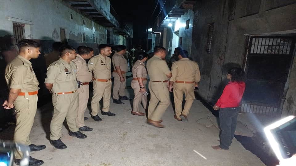lover commits suicide after murdering his girlfriend at Vrindavan in mathura
