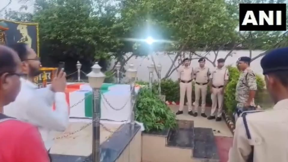 जवानों को दी गई अंतिम विदाई