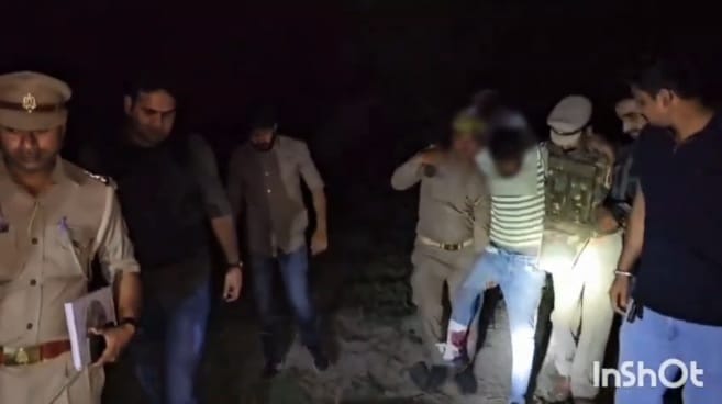 Auraiya Encounter between police and criminals two sustain gunshot wounds to the leg robbery case solved