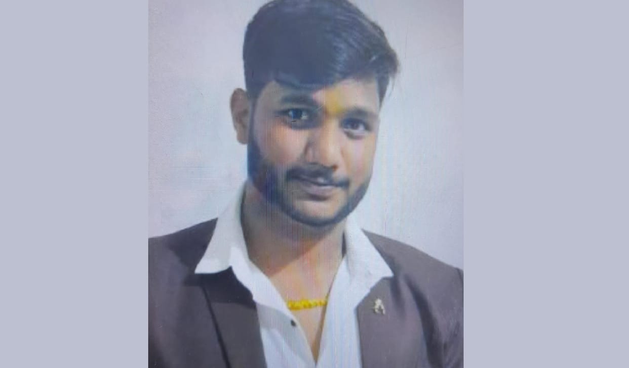 Hamirpur High Speed Bike Collides with Wild Boar Youth Dies Despite Wearing Helmet Companions Critical