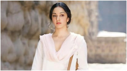 Sara Tendulkar simple look video goes viral user compare her with kiara advani