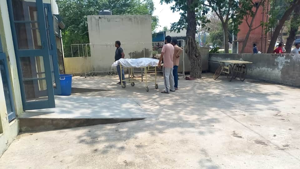 सड़क हादसे में पति-पत्नी की मौत