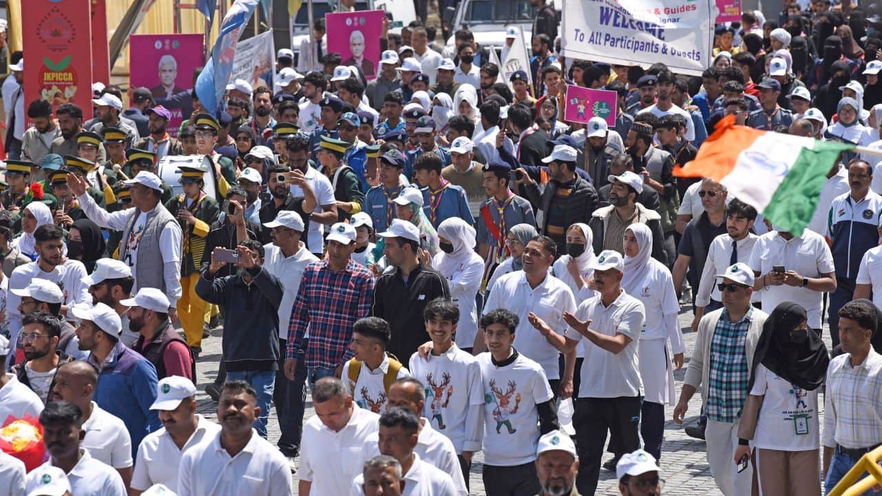 Nexus between narcotic dealers, terrorists challenge for country's internal security