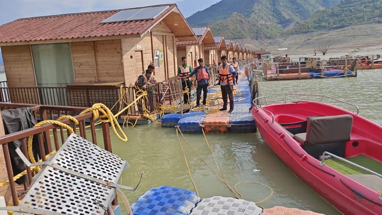 Tehri: टिहरी झील में फ्लोटिंग हट्स के संचालन पर रोक लगी, पांच सदस्यीय जांच समिति चार दिन में रिपोर्ट देगी