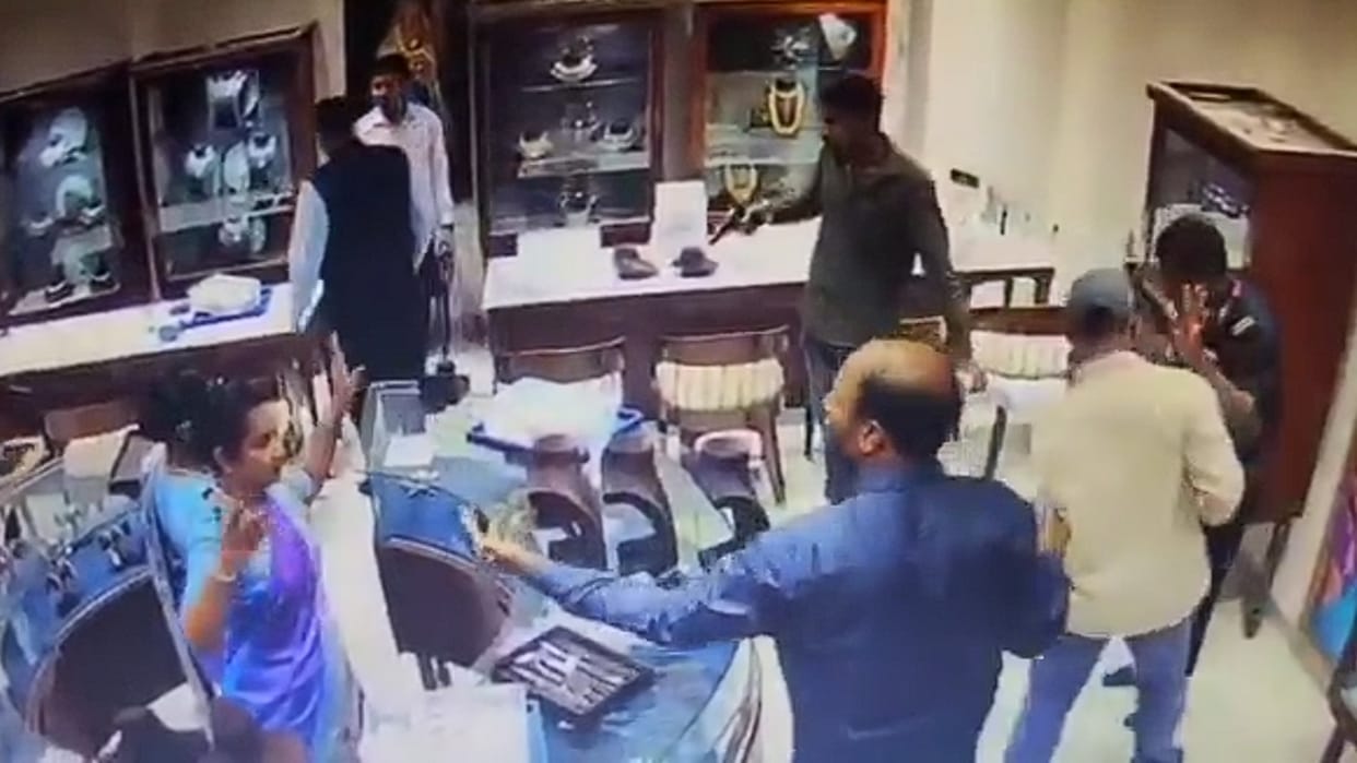 Armed Robbers Storm Jewelry Store in Telangana, Three Injured in Firing