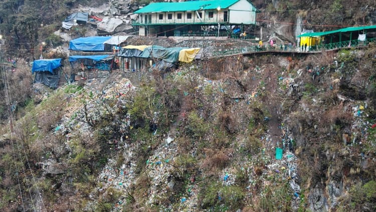 Yamunotri Dham: स्वच्छता के नाम पर शुल्क वसूली, यमुनोत्री मार्ग पर लगा गंदगी का अंबार, हजारों टन कूड़ा जमा