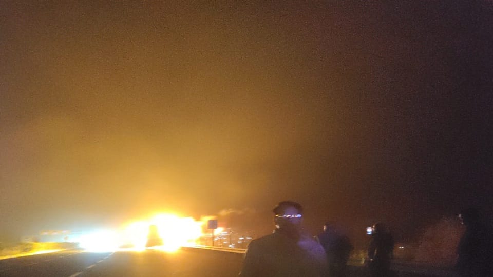 Moving Bus Turns Into Fireball on Expressway After Tyre Burst Passengers Jump to Escape