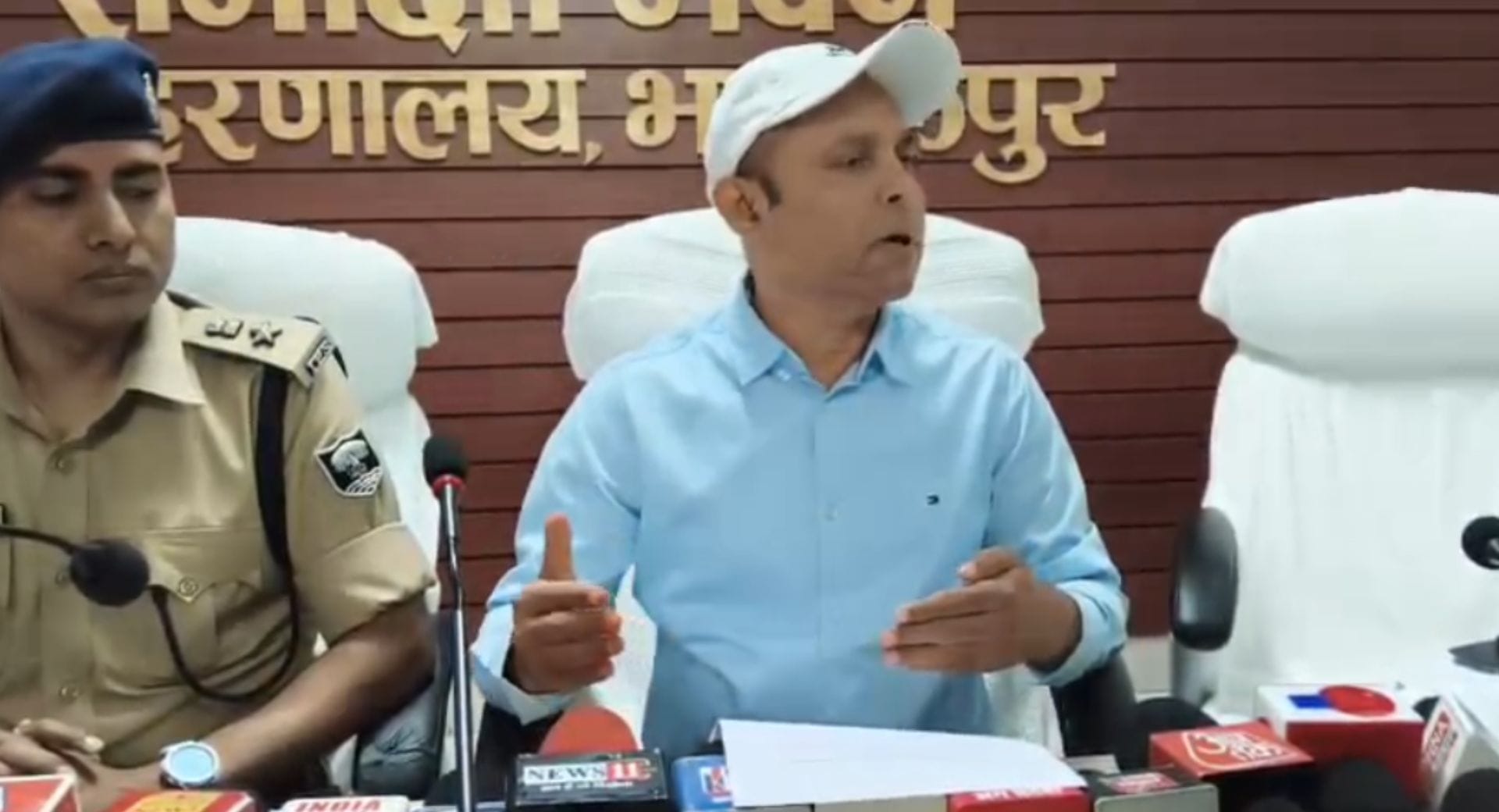 जिलाधिकारी नवल किशोर चौधरी