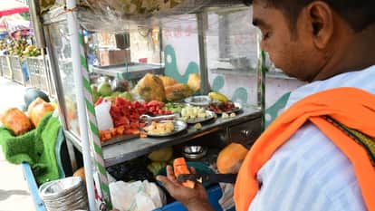 Street Food from Lanka to Godauliya Poses Health Risk 2000 Vendors Not Wearing Gloves Head Caps
