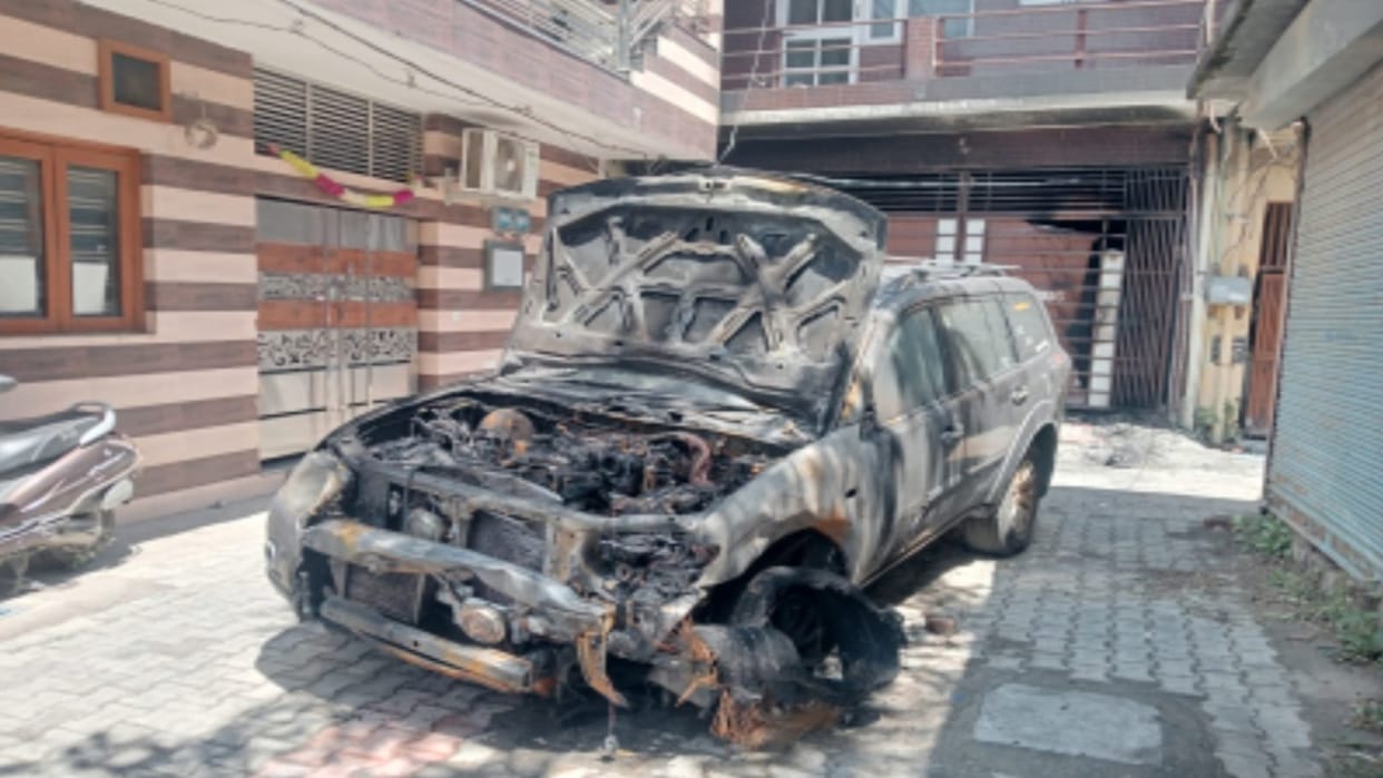 Sirmaur: Attempt to Set House Ablaze by Pouring Petrol Late at Night; Car Reduced to Ashes, Spreading Panic in