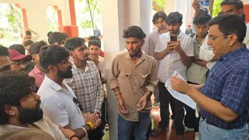 Indore News Karni Sena protests DAVV internship scam holkar science college