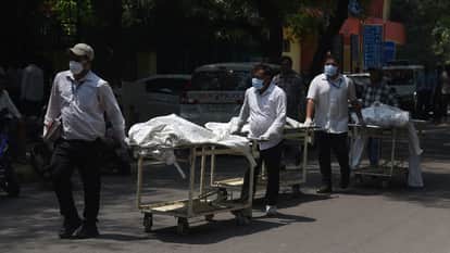 Delhi Fire Son had gone to Ujjain parent and brother perish in fire Shikha die while trying to save her mother