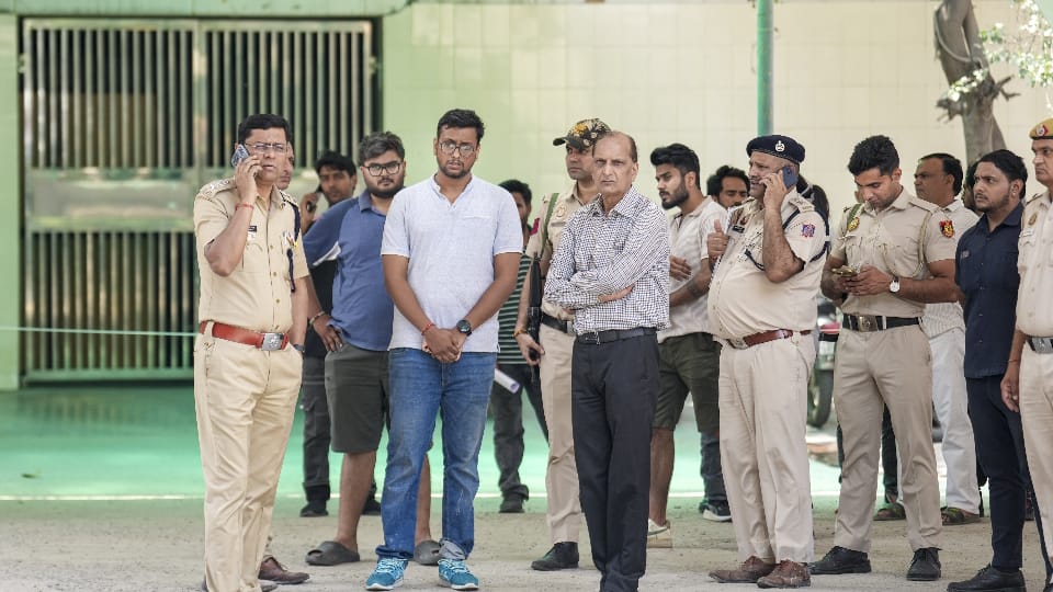 Delhi Fire Tragedy Family Skipped Farmhouse Birthday Due to Illness Full Details in Hindi