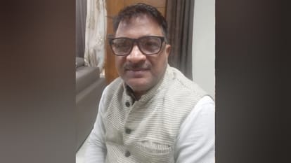 Delhi Fire Tragedy Central Locking Failure, Iron Grills and Single Staircase Turned Fatal Details in Hindi