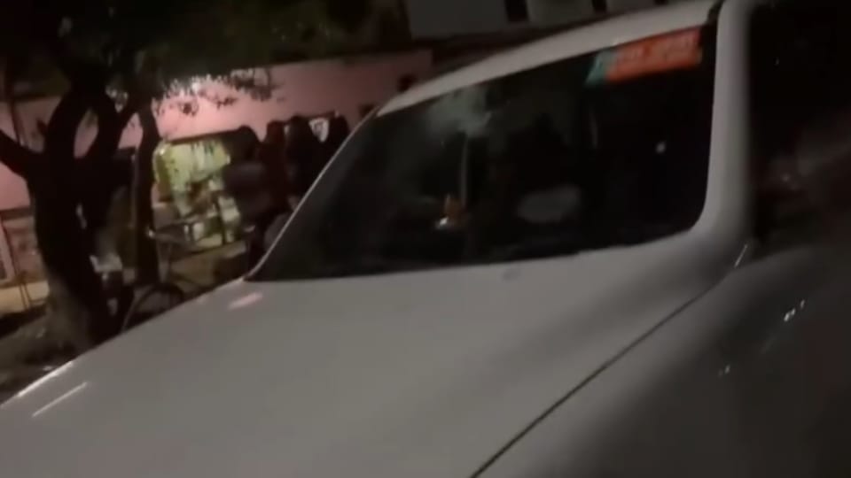 Stones pelted at cars of BJP District General Secretary and Minister in Etawah windows shattered