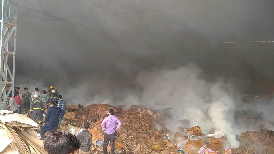 Massive Fire Breaks Out at Packaging Factory in Firozabad