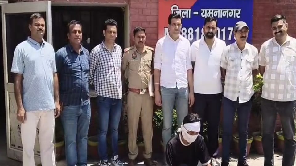 Young boy caught with heroin worth Rs 6 lakh