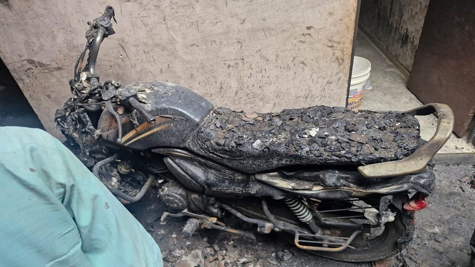 Meerut fire incident: Kanta saved the lives of 10 people, could not save the son and granddaughter