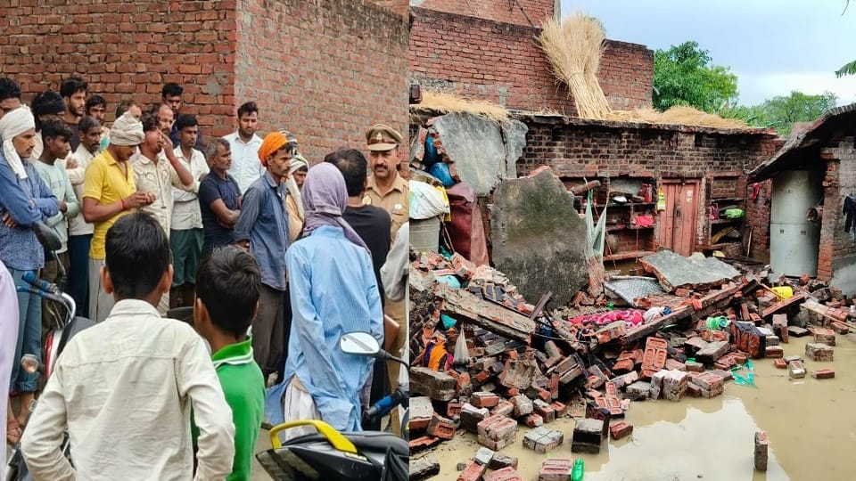 Two killed in linter collapse in Kasganj