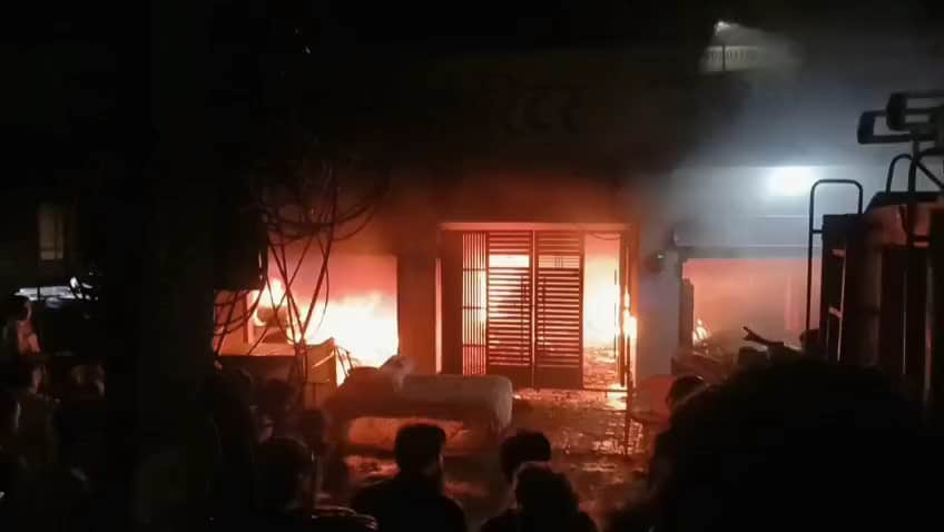 Ambulance Delay in Meerut Fire Incident, Police Rush Injured to Hospital in Their Vehicles