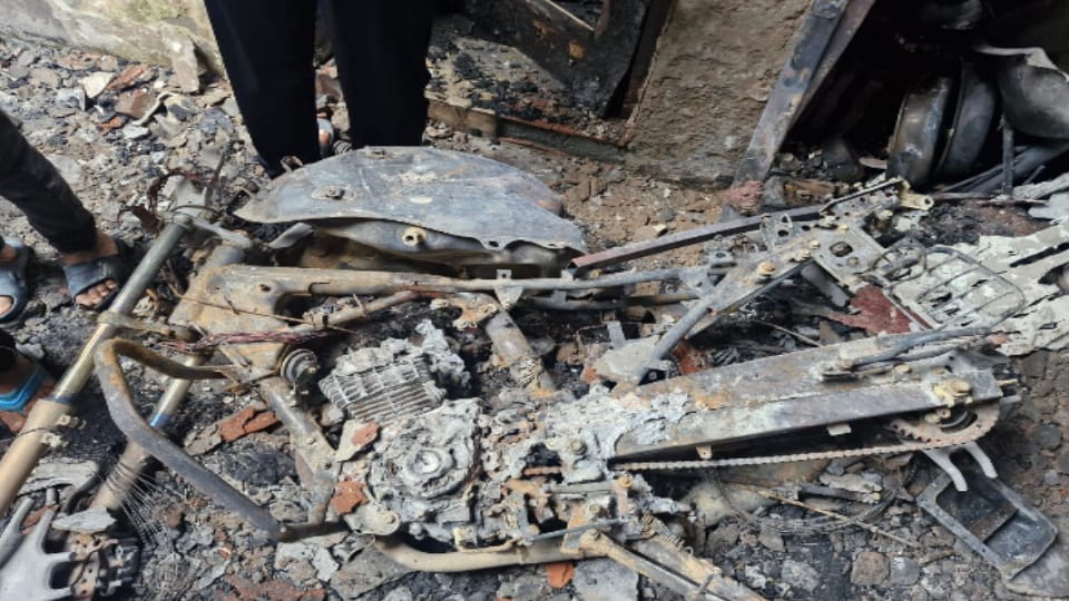 Ambulance Delay in Meerut Fire Incident, Police Rush Injured to Hospital in Their Vehicles