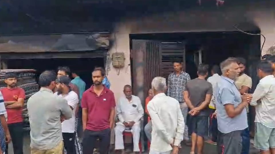 Ambulance Delay in Meerut Fire Incident, Police Rush Injured to Hospital in Their Vehicles