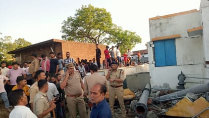 Overhead Water Tank Collapses Five Seriously Injured in Bareilly