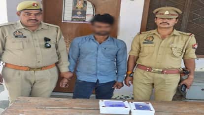 Man stealing cash and jewellery from e-rickshaw arrested