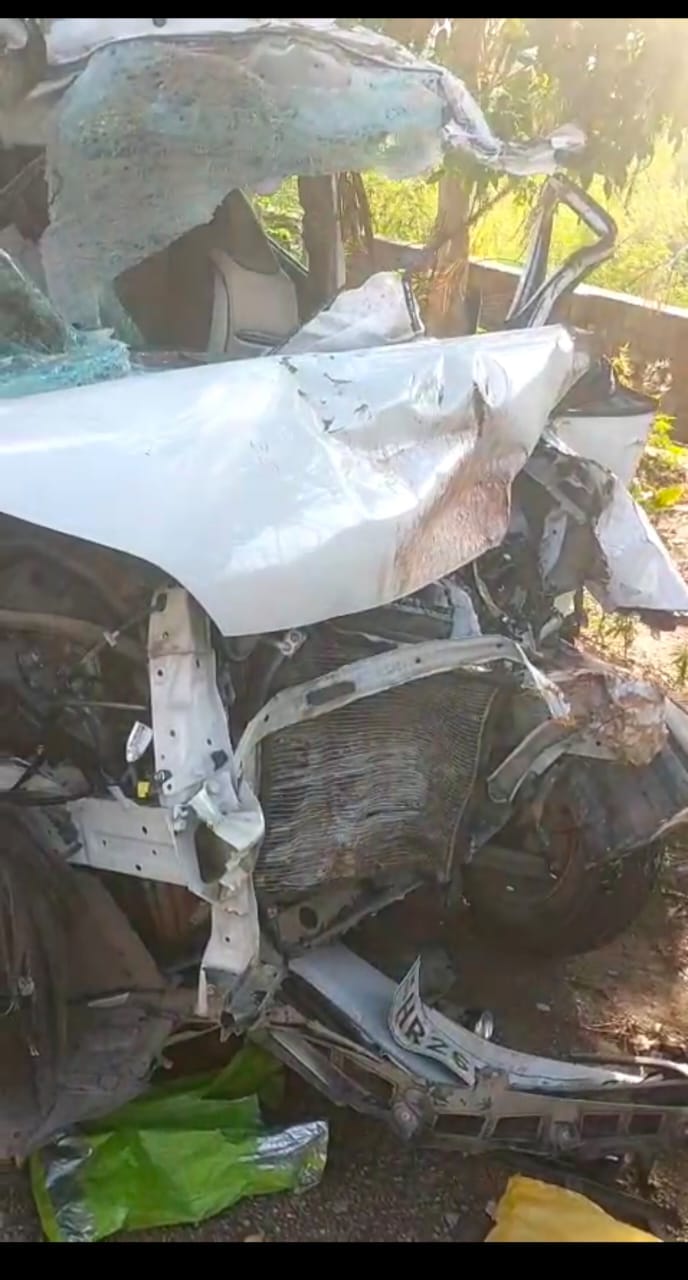 Speeding Car Crashes into Truck in dadari Three Dead Including a Woman