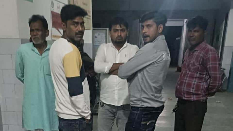 शाहबाद में घटना के बाद अस्पताल पहुंचे परिजन