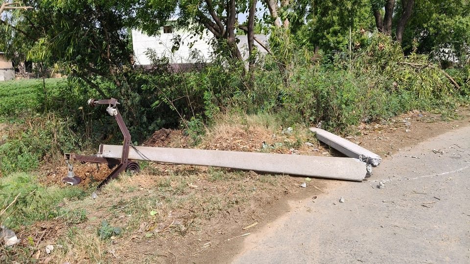 Baghpat: Farmer dies due to lightning, 65 pillars broken due to rain and storm, lights in 150 villages go off