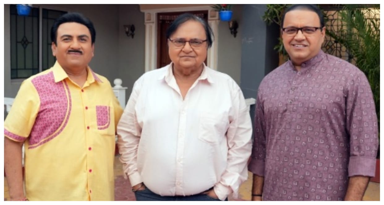 Taarak Mehta Ka Ooltah Chashmah actor Mandar Chandwadkar poses with legends Rakesh Bedi and Dilip Joshi