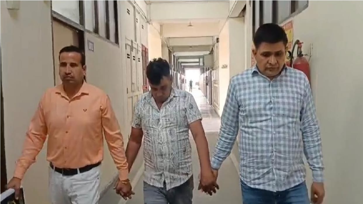 Anti-Corruption Bureau arrested ALM red-handed while accepting bribe In Sonipat
