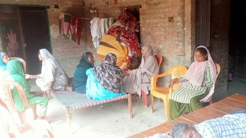 Ambedkarnagar Mass Murder Case Gasia cremation was not performed while awaiting her husband