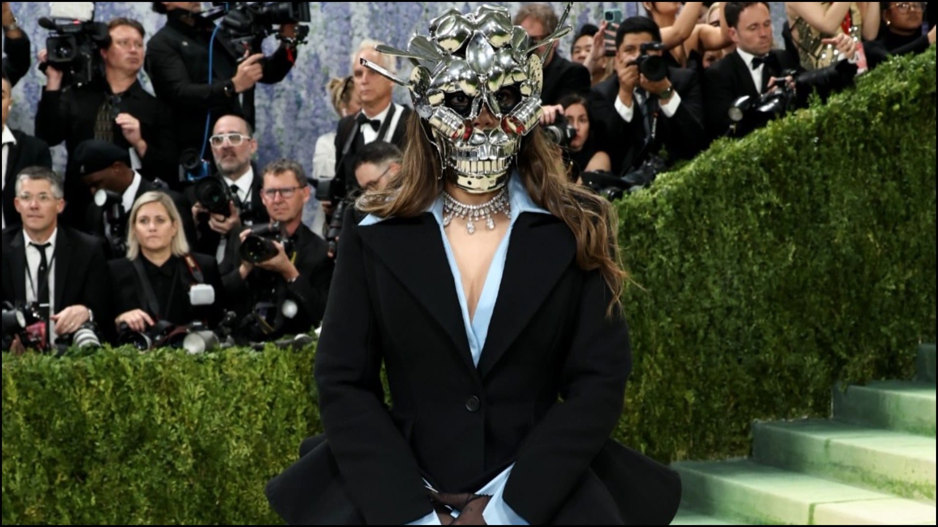 Ananya Birla Met Gala 2026 Look Metallic Mask Pictures Robert Wun Subodh Gupta