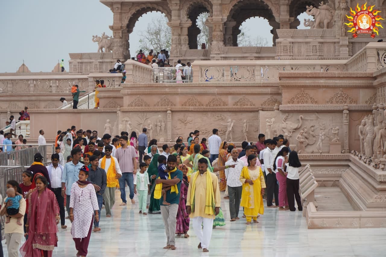 Ayodhya: Faith overflows at Ram Temple on the first Bade Mangal