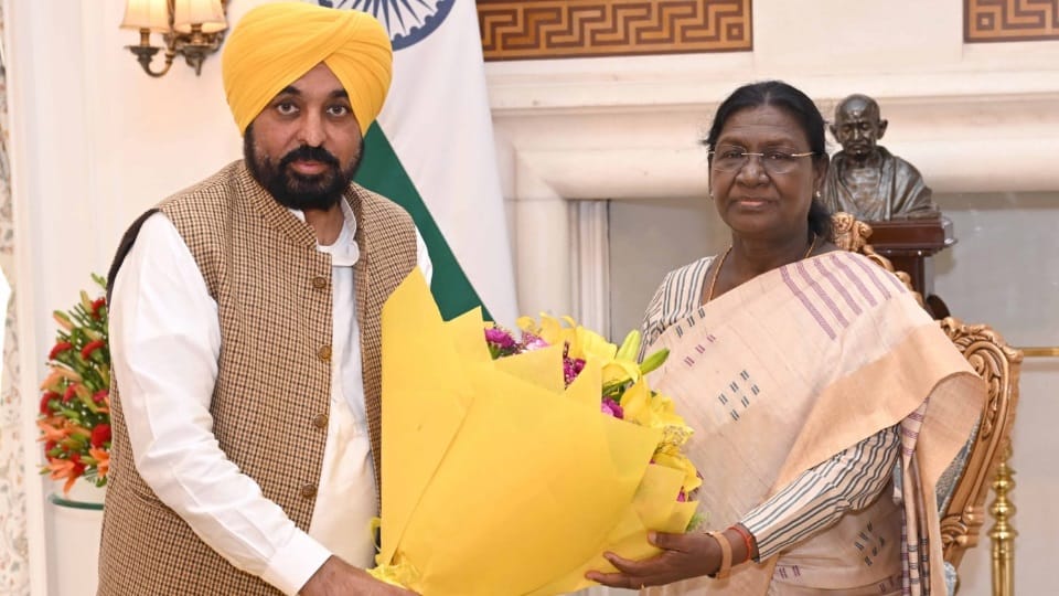 Punjab CM Bhagwant Mann Meet President Today Accompanied by MLAs Raghav Chadha