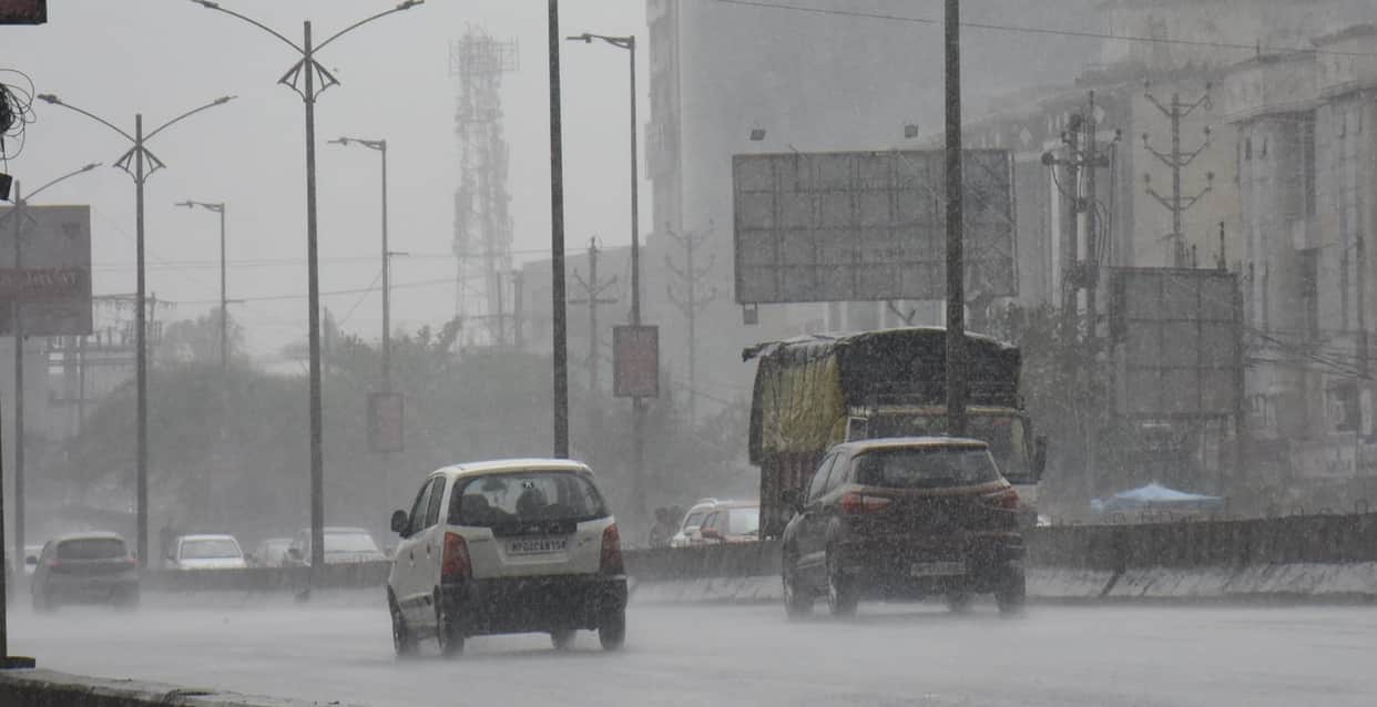 MP Weather Today: Major Weather Swing in MP—Rain and Hail in Some Areas, Scorching Heat of 42°C in Others; Ale
