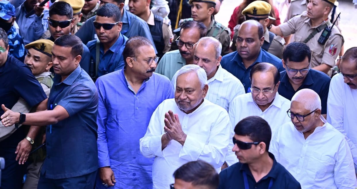 Nitish Kumar Makes Surprise Visit to JDU State Office, Pulls Up Party Chief Umesh Kushwaha Over Pending Work