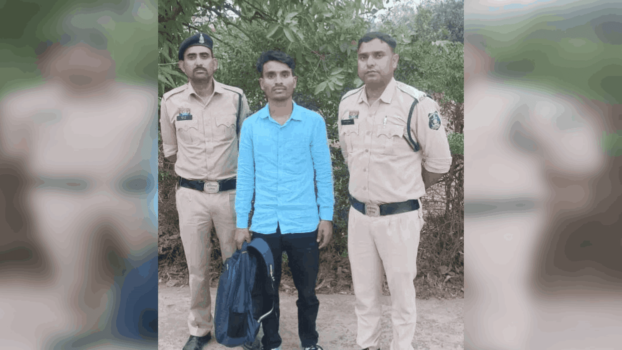 Professor arrested for harassing female student by sending obscene messages-photos