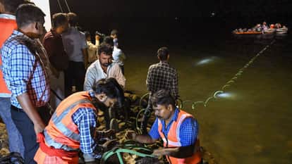 File an FIR against the driver and other members of the cruise ship accident team